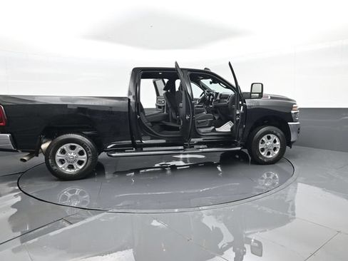 Used 2025 RAM 2500 Big Horn AWD/4WD image 26