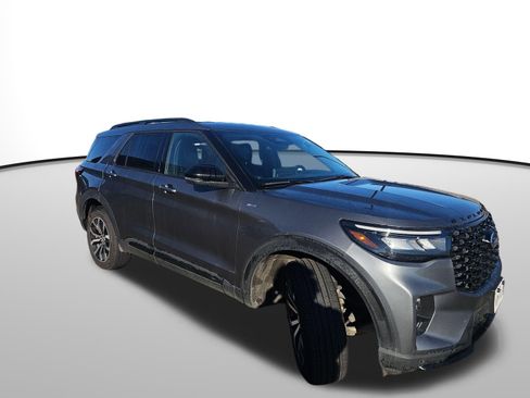 Used 2025 Ford Explorer ST-Line image 7