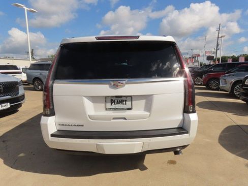 Used 2017 Cadillac Escalade Luxury AWD/4WD image 11