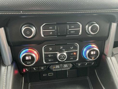 Used 2021 GMC Yukon SLT w/ SLT Luxury Plus Package image 30