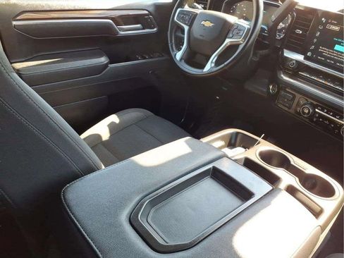Used 2025 Chevrolet Silverado 1500 LT image 9