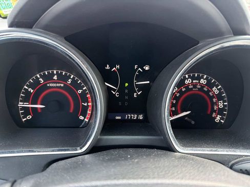 Used 2010 Toyota Highlander SE image 31