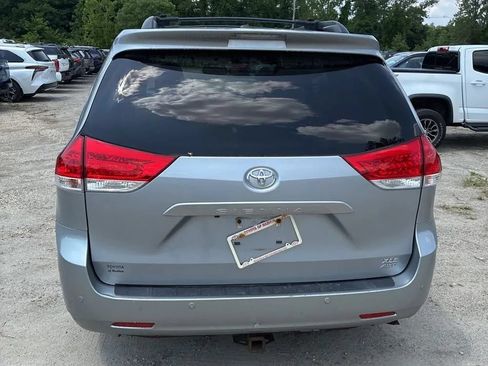 Used 2012 Toyota Sienna XLE w/ XLE Navigation Pkg AWD/4WD image 5