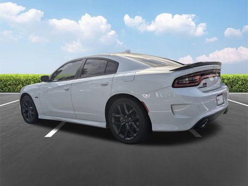 Used 2023 Dodge Charger R/T w/ Blacktop Package image 6
