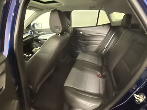 Used 2024 Chevrolet Trax LT w/ Sunroof Package FWD image 26
