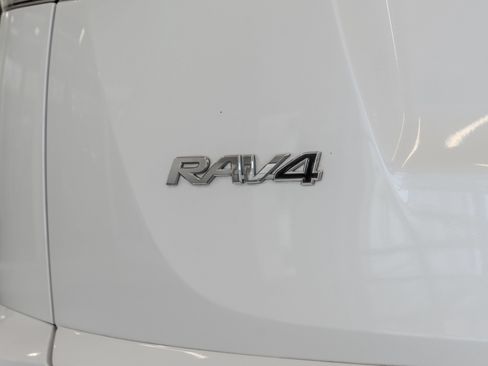 Used 2018 Toyota RAV4 Limited w/ Advanced Technology Package AWD/4WD image 22