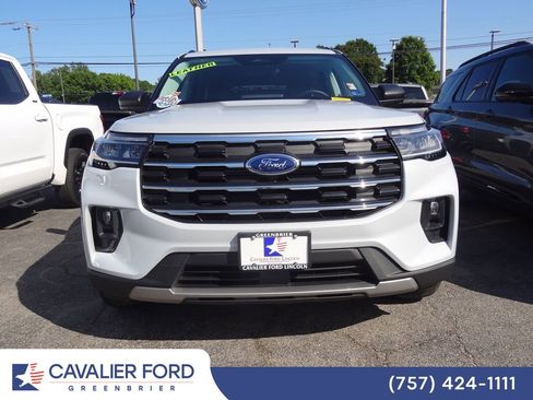 Used 2026 Ford Explorer Active w/ Active Comfort Package AWD/4WD image 2