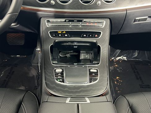 Used 2022 Mercedes-Benz E 350 Sedan image 18