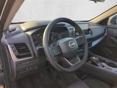 Used 2026 Nissan Rogue SV FWD image 14