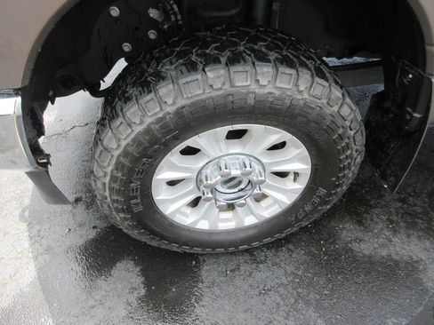 Used 2022 Ford F250 XL w/ STX Appearance Package AWD/4WD image 15