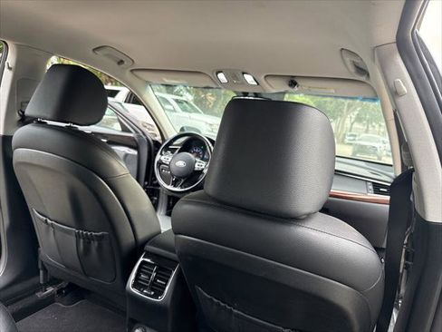 Used 2019 Kia Cadenza Premium image 14