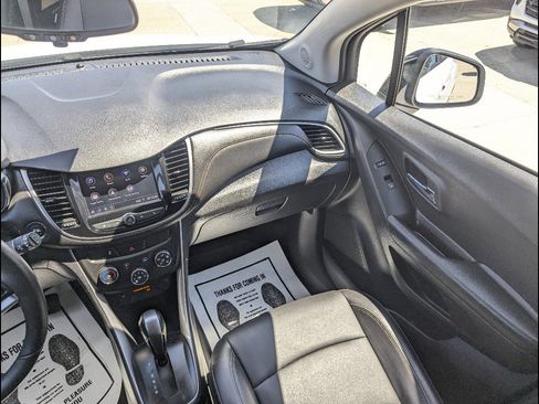 Used 2021 Chevrolet Trax LT w/ Redline Edition AWD/4WD image 24