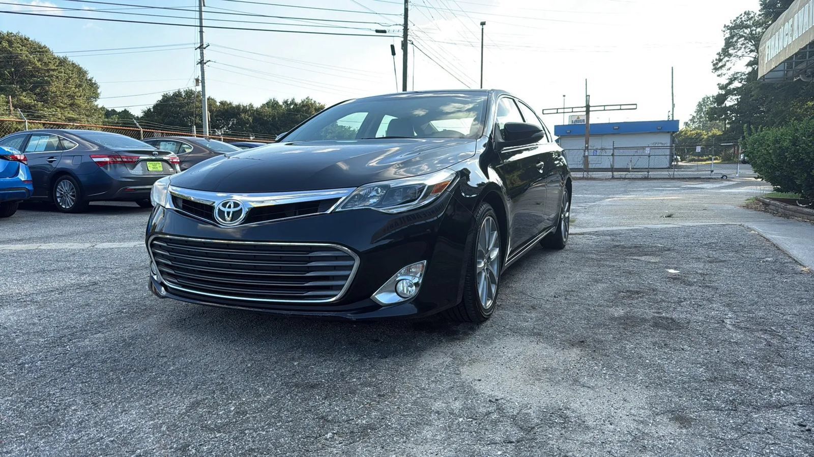 Used 2014 Toyota Avalon XLE Touring FWD image 3
