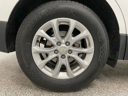 Used 2020 Chevrolet Equinox LS image 21
