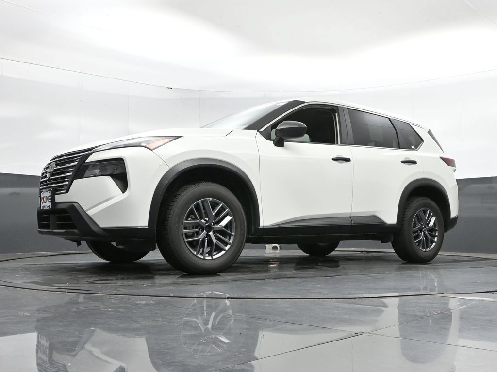 Used 2024 Nissan Rogue S AWD/4WD image 47