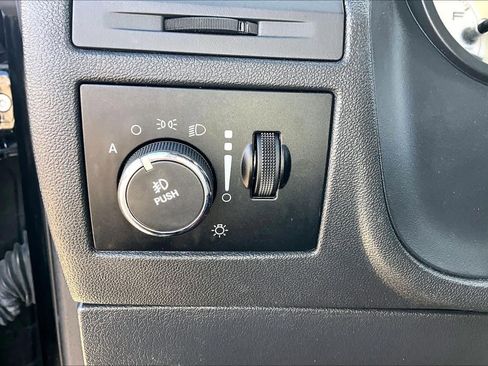 Used 2013 Dodge Challenger R/T image 32