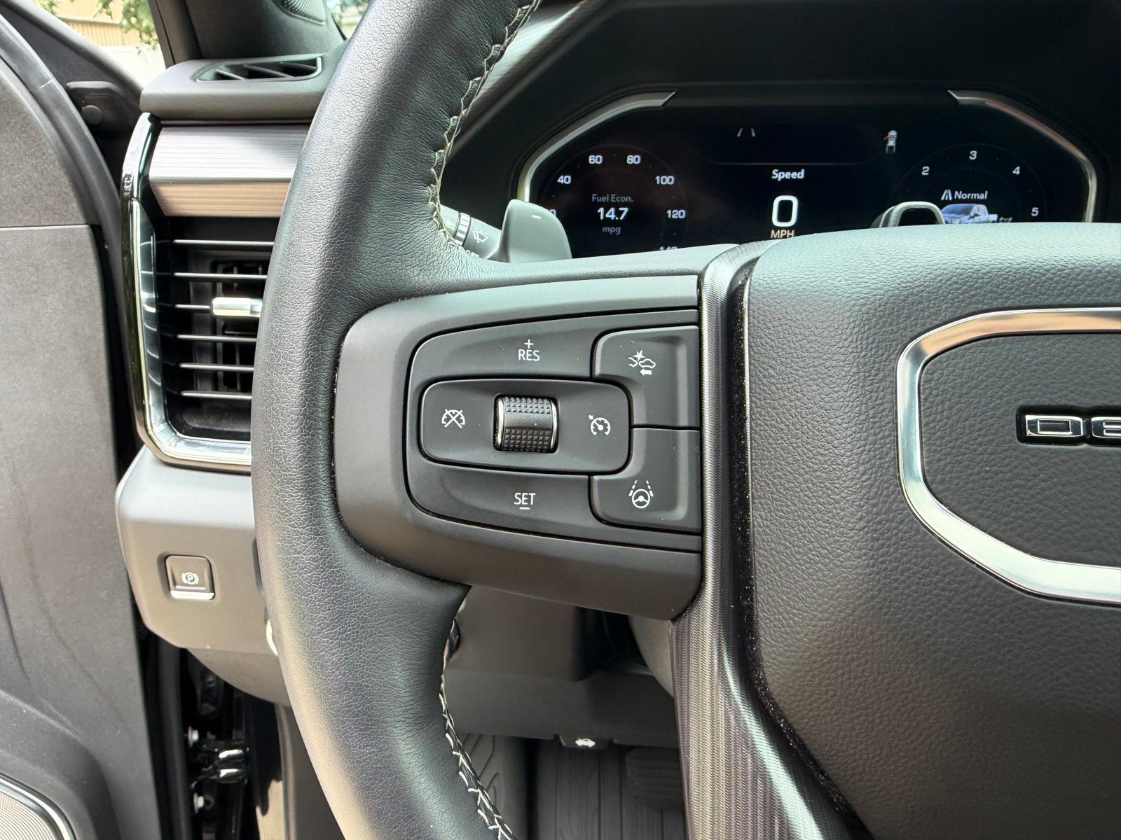 Used 2024 GMC Sierra 1500 Denali Ultimate AWD/4WD image 14