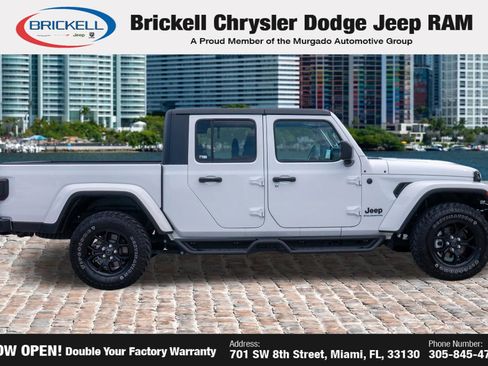 Used 2025 Jeep Gladiator Sport AWD/4WD image 4