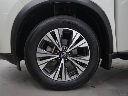 Used 2023 Nissan Rogue SV AWD/4WD image 30