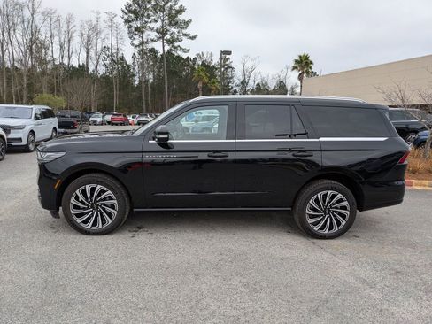 Certified 2025 Lincoln Navigator Black Label image 8