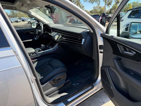 Used 2022 Audi Q7 Premium Plus w/ Premium Plus Package image 31