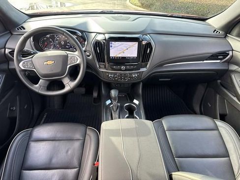 Used 2023 Chevrolet Traverse Premier image 17