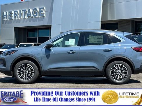 New 2025 Ford Escape SE w/ PHEV Premium Package image 7