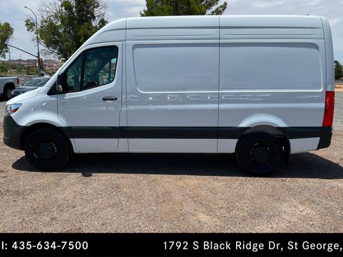 Used 2026 Mercedes-Benz Sprinter 2500 image 2