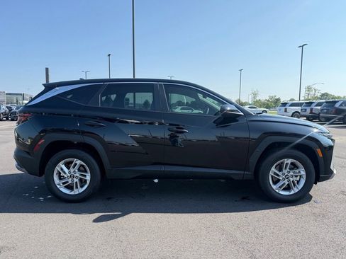 Certified 2025 Hyundai Tucson SE AWD/4WD image 4
