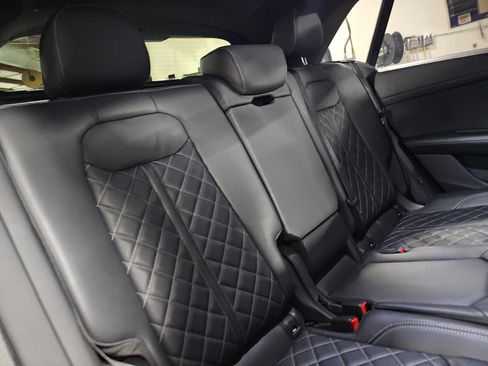 Used 2024 Audi SQ8 Prestige image 12