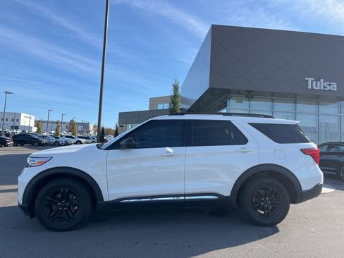 Used 2020 Ford Explorer XLT w/ Equipment Group 202A image 8