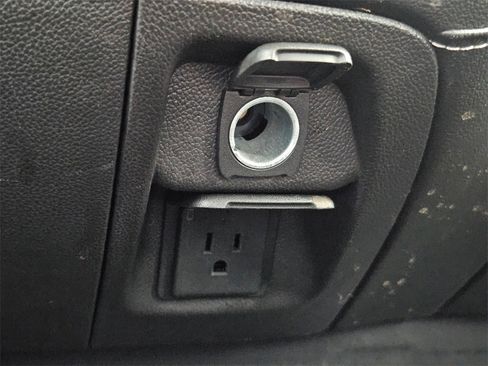 Used 2017 Chevrolet Silverado 1500 LTZ image 33