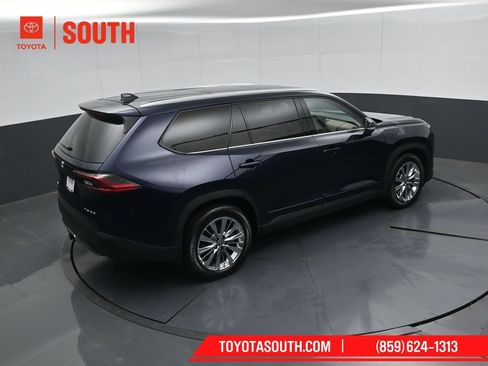Used 2025 Toyota Grand Highlander AWD image 50