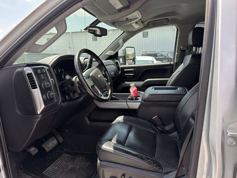 Used 2019 Chevrolet Silverado 2500 LTZ w/ Duramax Plus Package AWD/4WD image 8