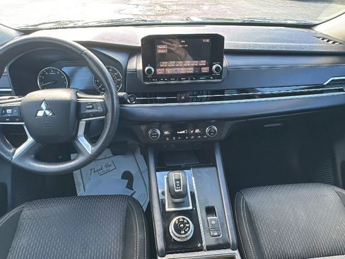 Used 2022 Mitsubishi Outlander ES image 19