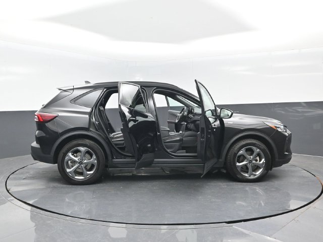 Certified 2025 Ford Escape ST-Line AWD/4WD image 27
