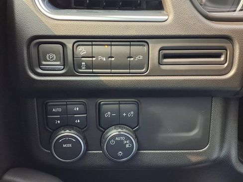 Used 2021 Chevrolet Tahoe Z71 w/ Rear Media and Nav Package AWD/4WD image 17