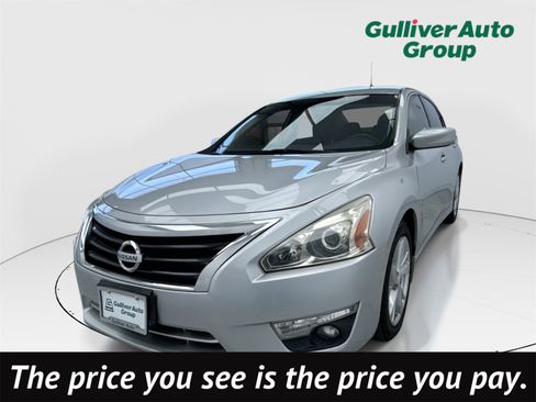 Used 2015 Nissan Altima 2.5 SV image 1