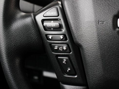 Used 2025 Nissan Frontier SV image 21