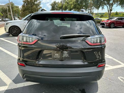 Used 2019 Jeep Cherokee Latitude Plus image 3