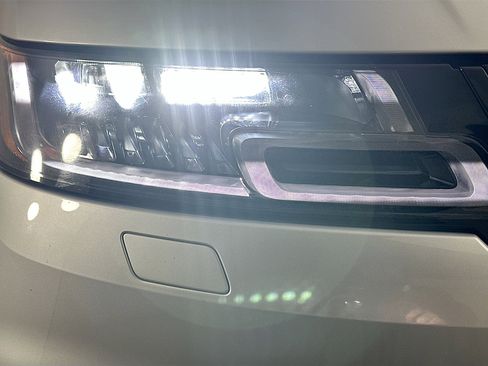 Used 2021 Land Rover Range Rover Sport HST image 43