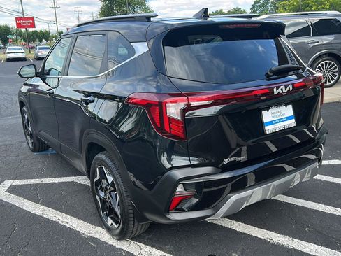 Used 2024 Kia Seltos EX AWD/4WD image 5