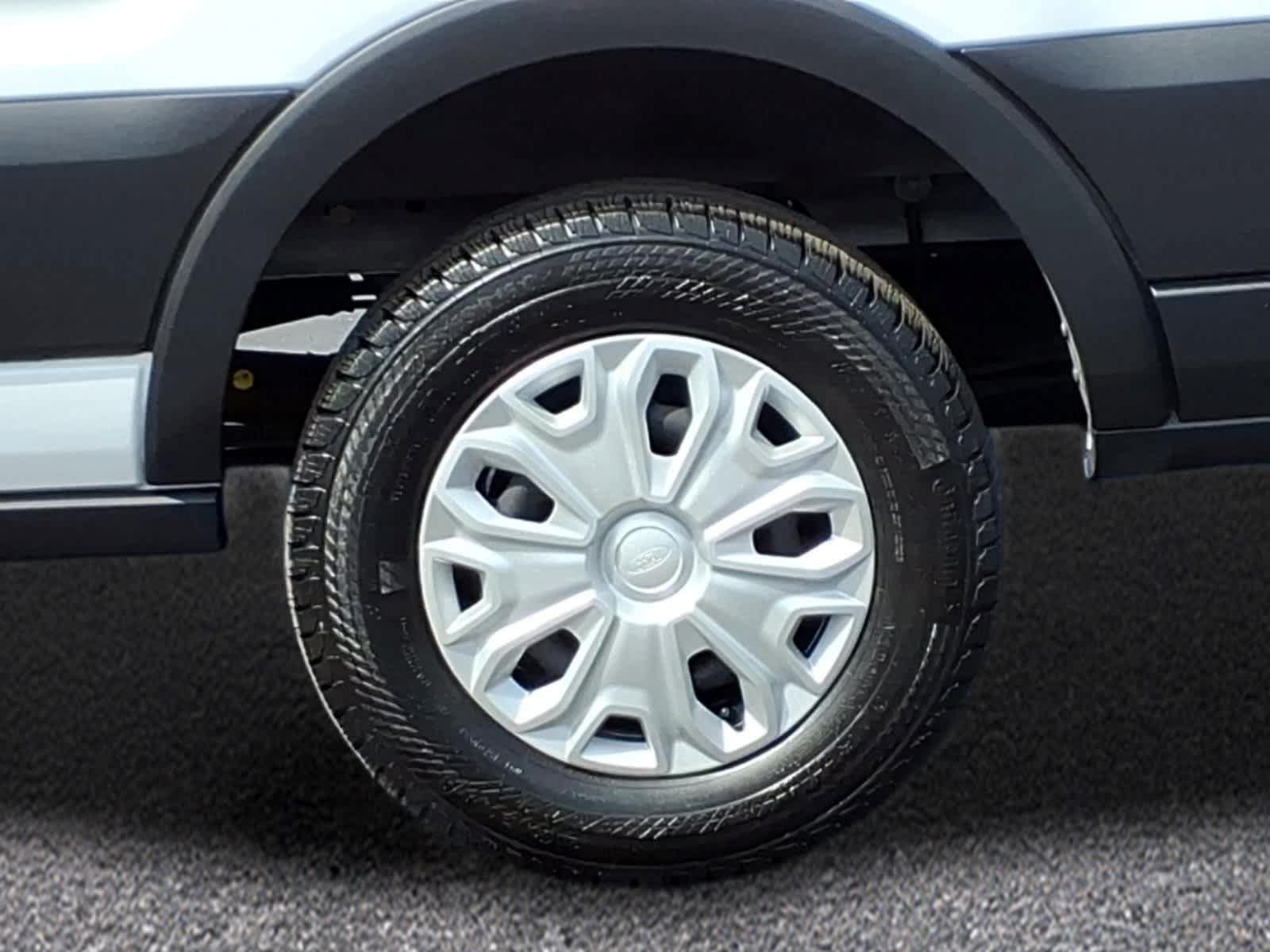 Used 2025 Ford Transit 350 XLT RWD image 3