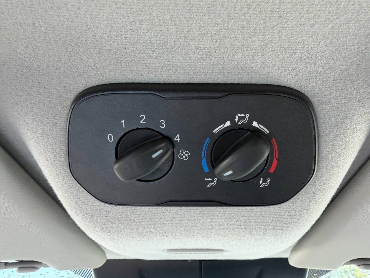 Used 2018 Ford Transit 350 XL RWD image 19