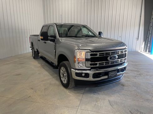 Used 2024 Ford F250 XLT image 11