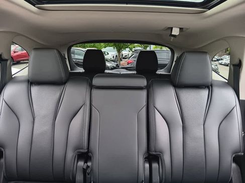 Used 2023 Acura MDX SH-AWD w/ Technology Package image 17