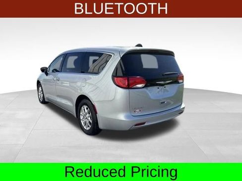 Used 2024 Chrysler Voyager LX FWD image 5
