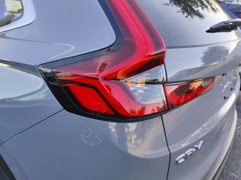 Used 2025 Honda CR-V EX-L image 11