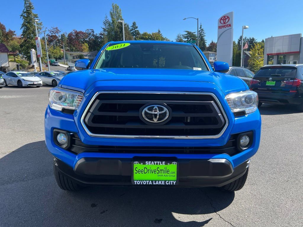 Certified 2021 Toyota Tacoma SR5 AWD/4WD image 2