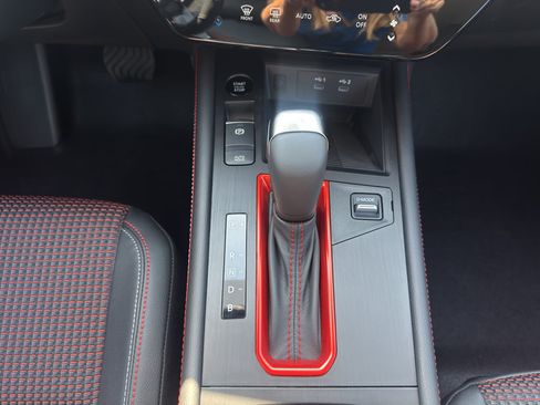 New 2026 Nissan Kicks SR FWD image 16